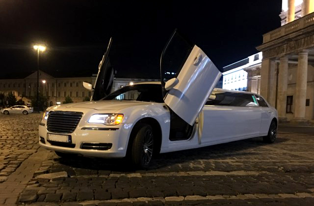 nowy model limuzyny chrysler warszawa